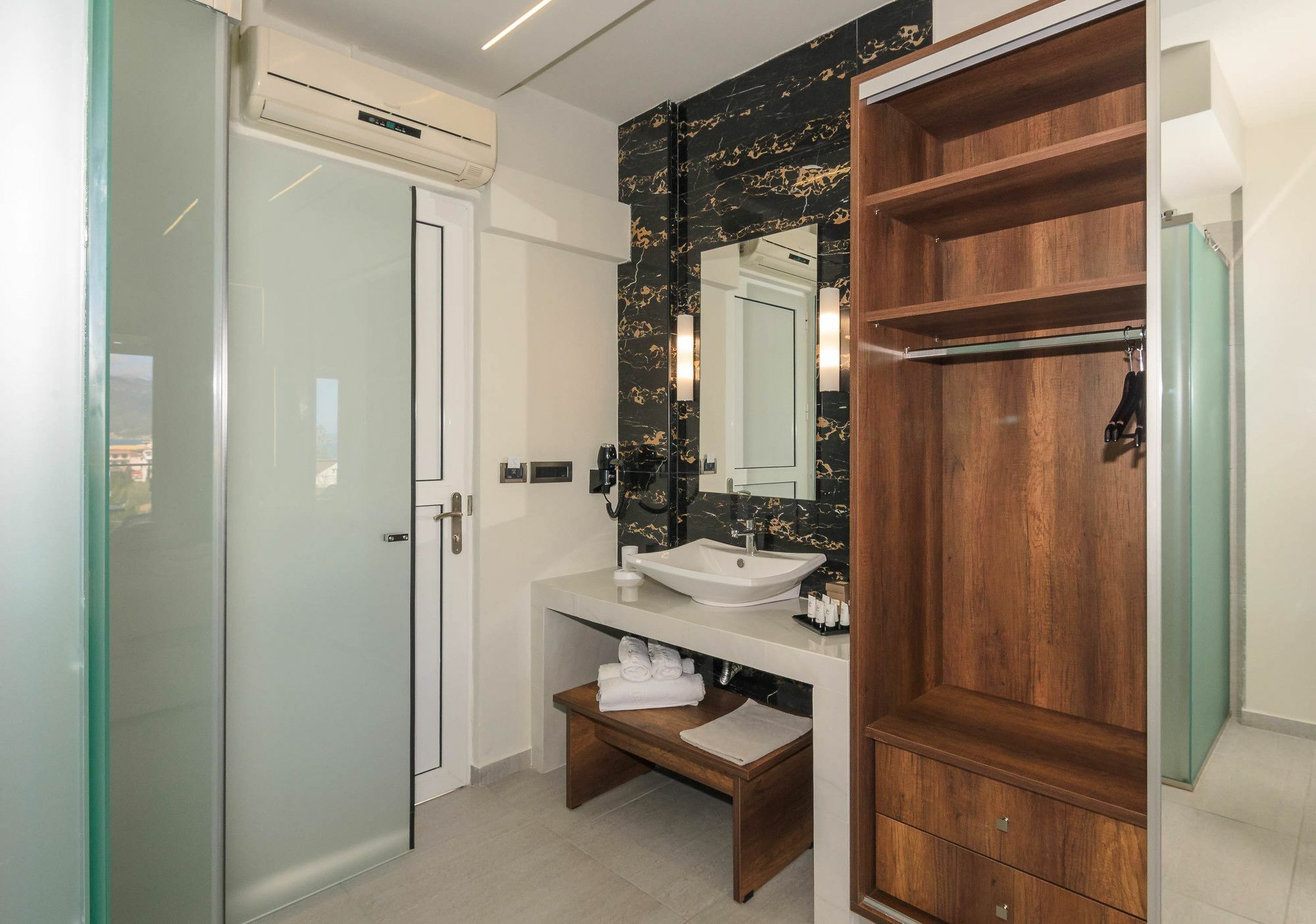 Litore Luxury Living Laganas Exterior photo